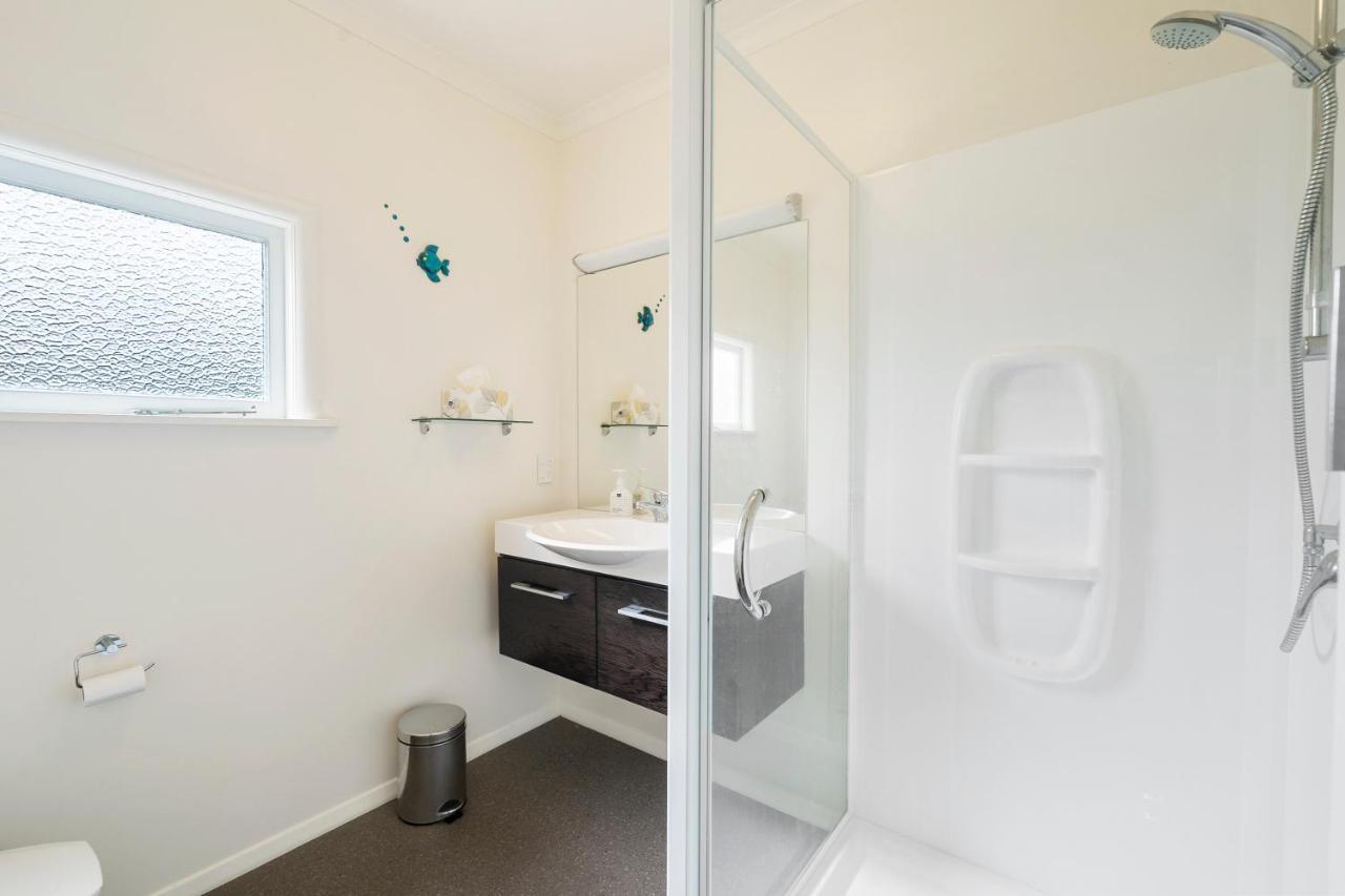 The Green Trout - Paraparaumu Beach Holiday Home Zewnętrze zdjęcie